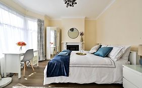 Greenwich Holiday Home